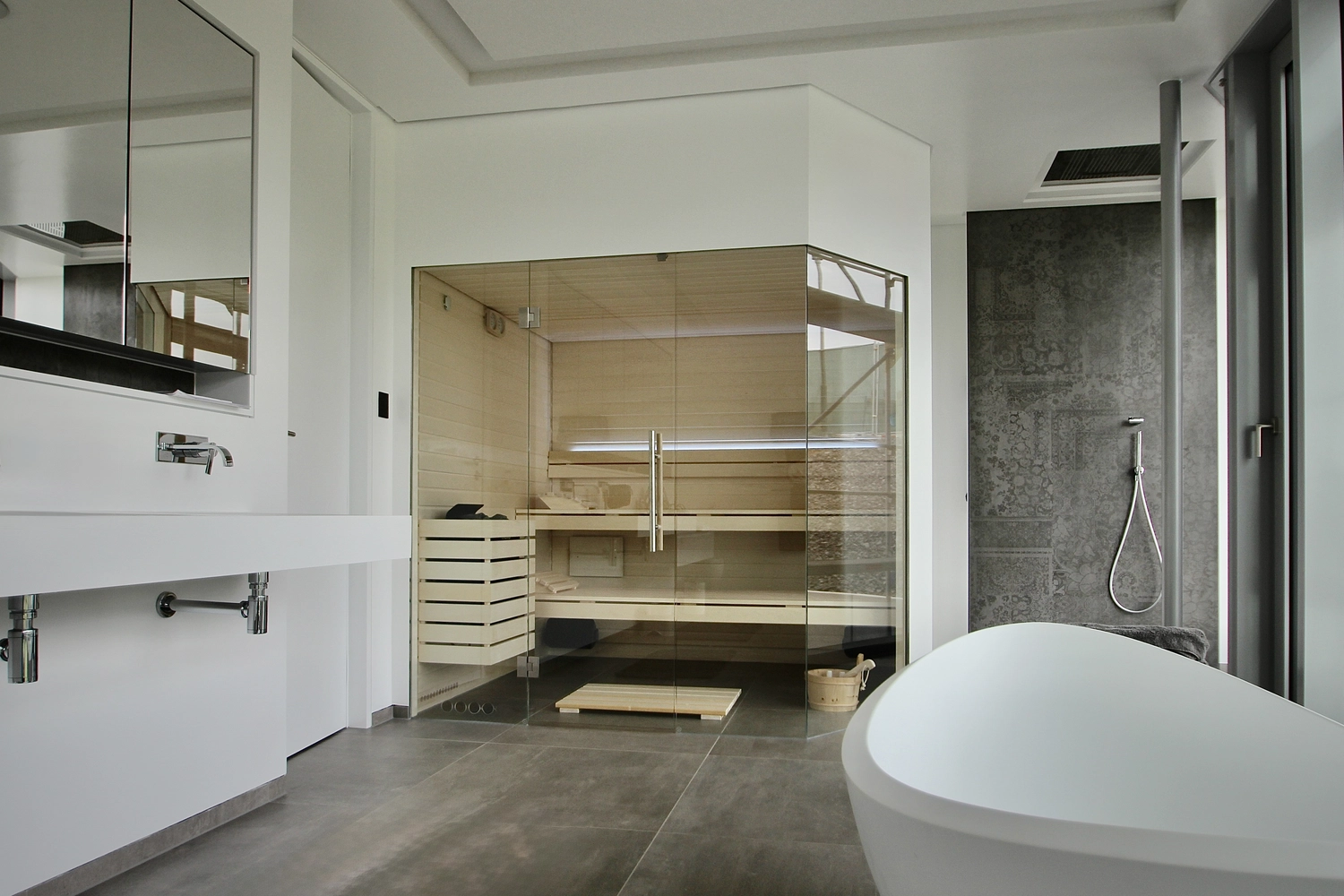 Sauna Stegmann - Wellness & More - Designsauna in einem Badezimmer im Raum Aschaffenburg