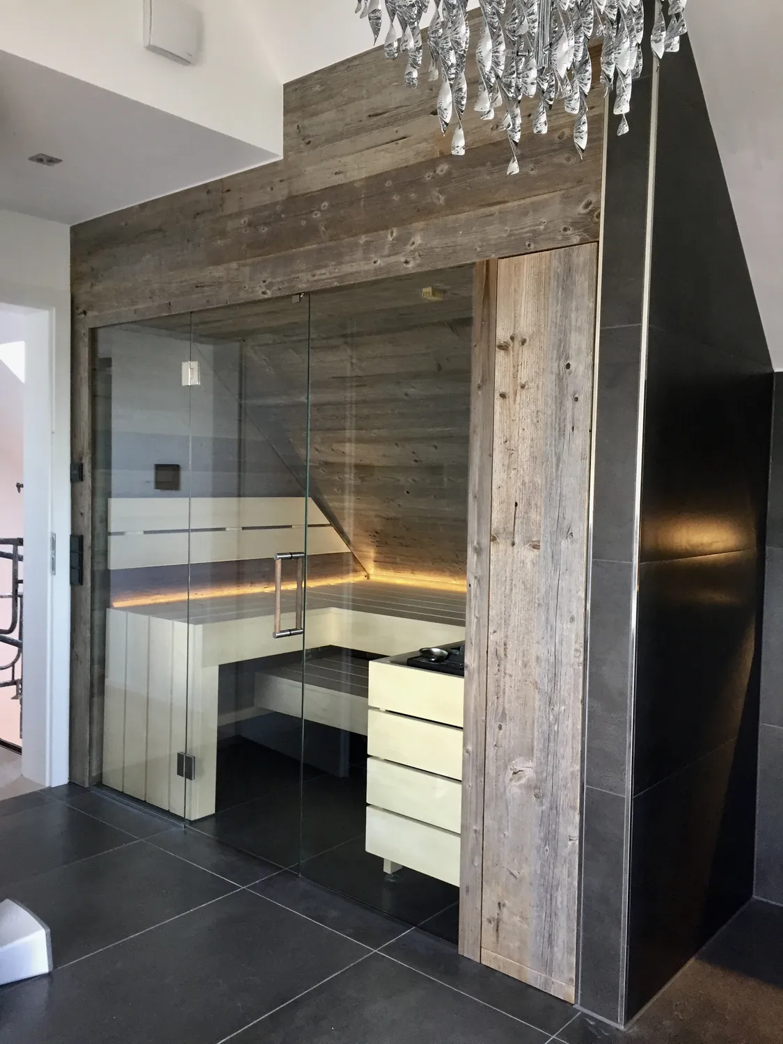 Sauna Stegmann - Wellness & More - Individuelle Sauna mit Dachschräge im Rhein-Main-Gebiet
