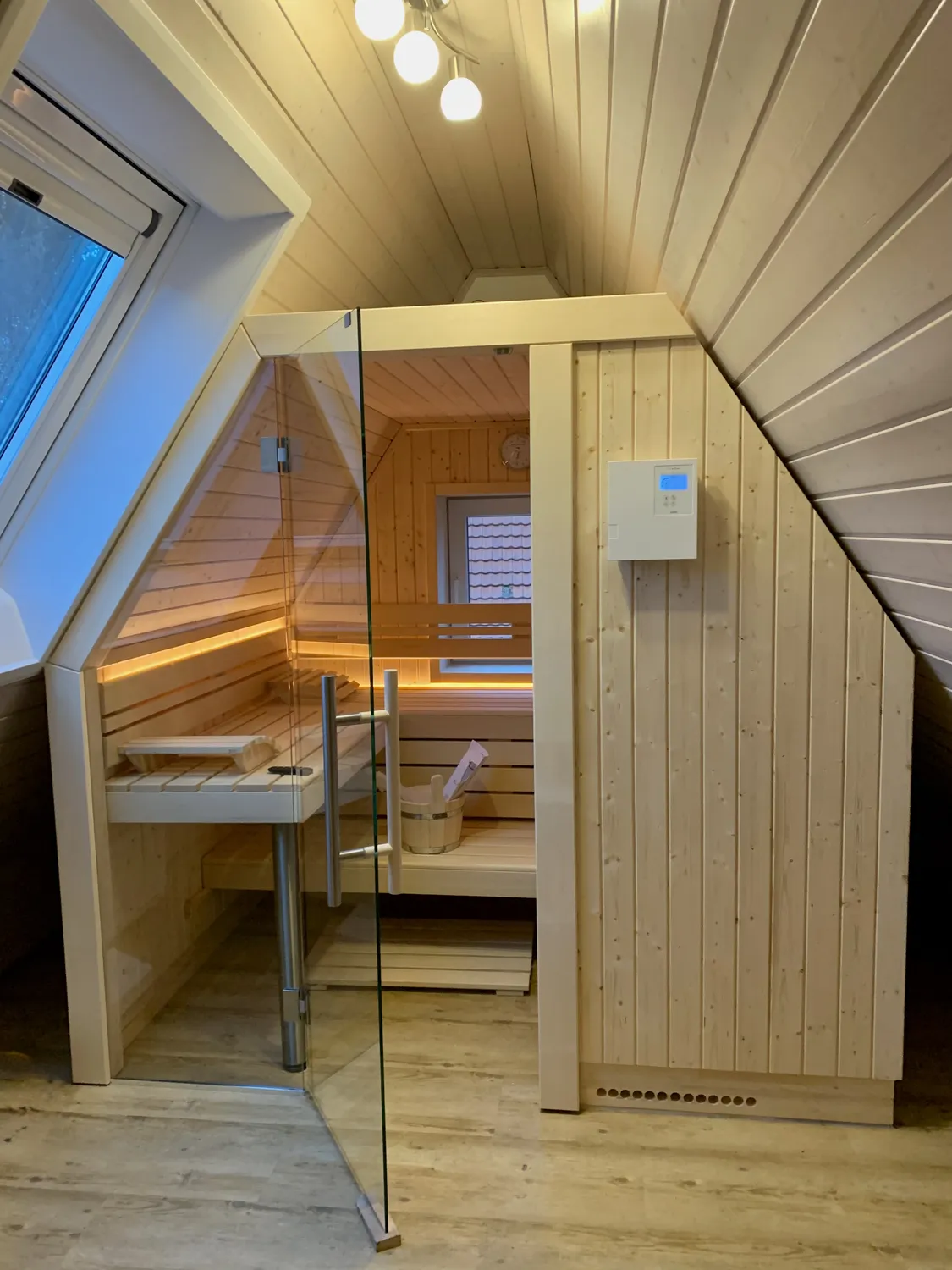 Sauna Stegmann - Wellness & More - Individuelle Sauna mit Dachschräge im Rhein-Main-Gebiet
