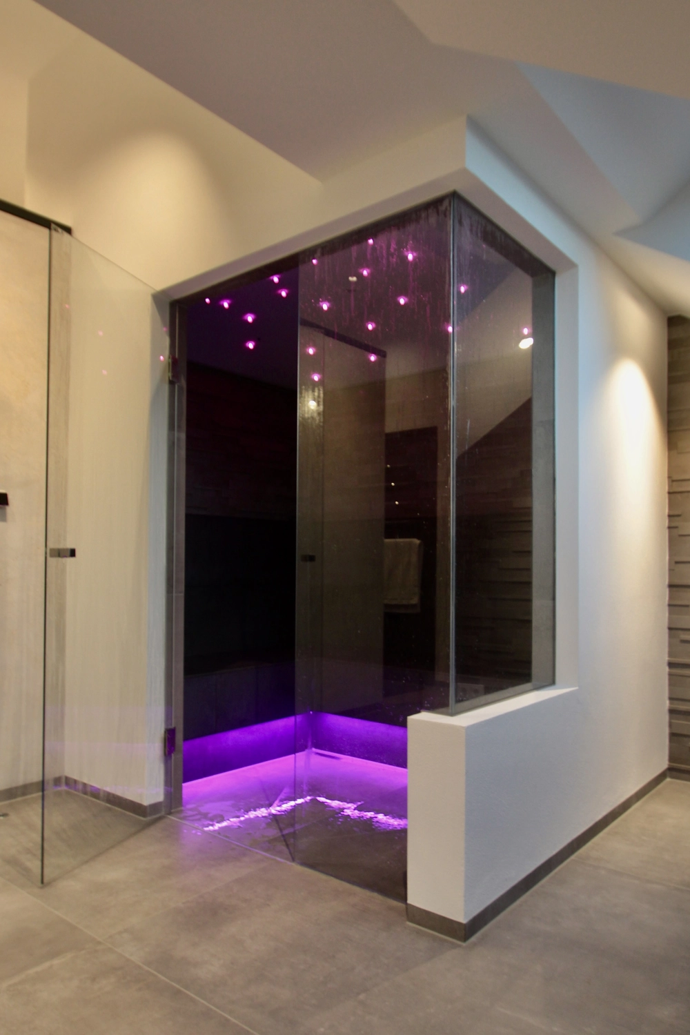 Sauna Stegmann - Wellness & More - Moderne Designsauna für ein Wohnhaus in Frankfurt