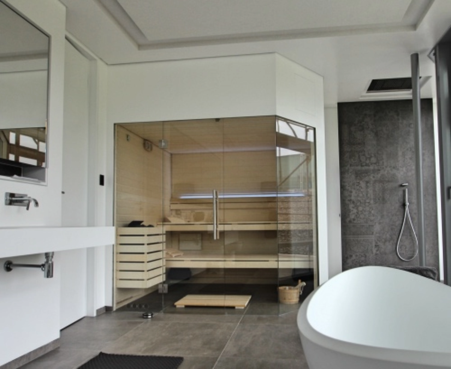 Sauna Stegmann - Wellness & More - Designsauna in einem Badezimmer im Raum Aschaffenburg
