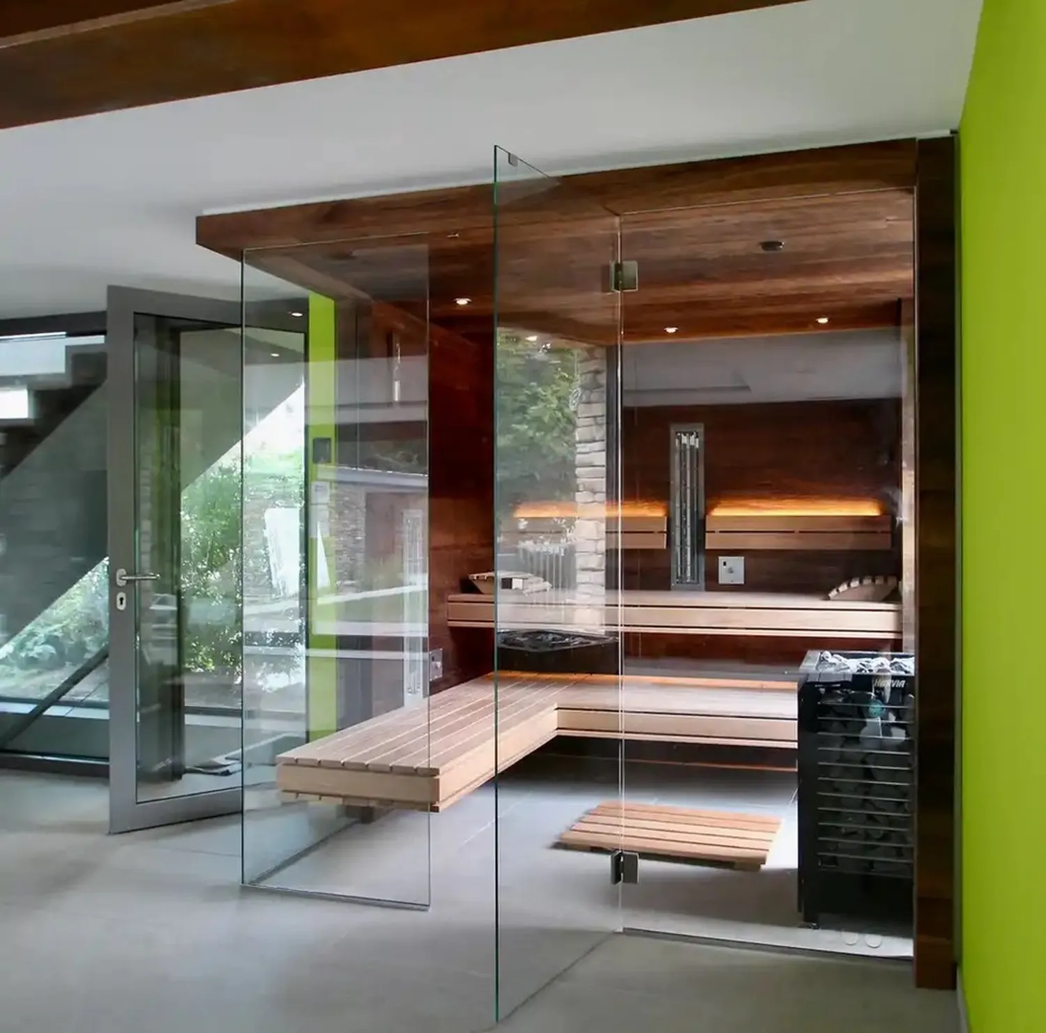 Sauna Stegmann - Wellness & More - Moderne Sauna mit Holzinterieur und Glastür
