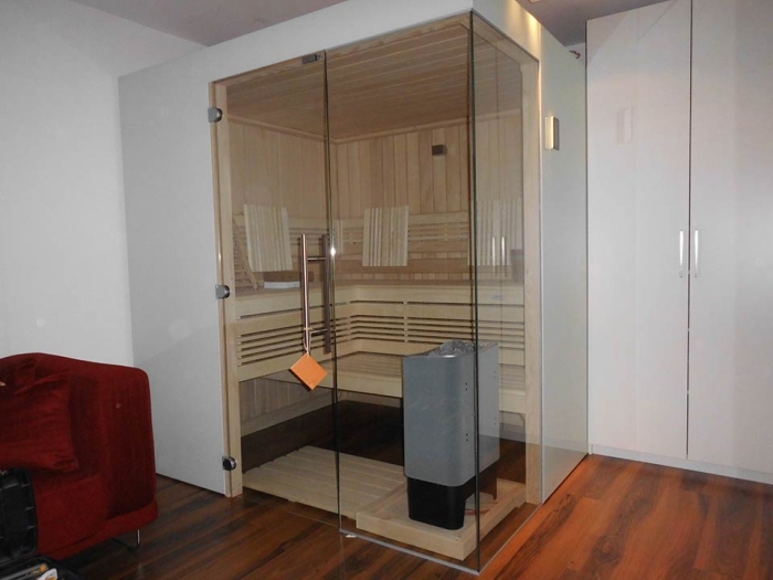 Design-Sauna mit Glasecke